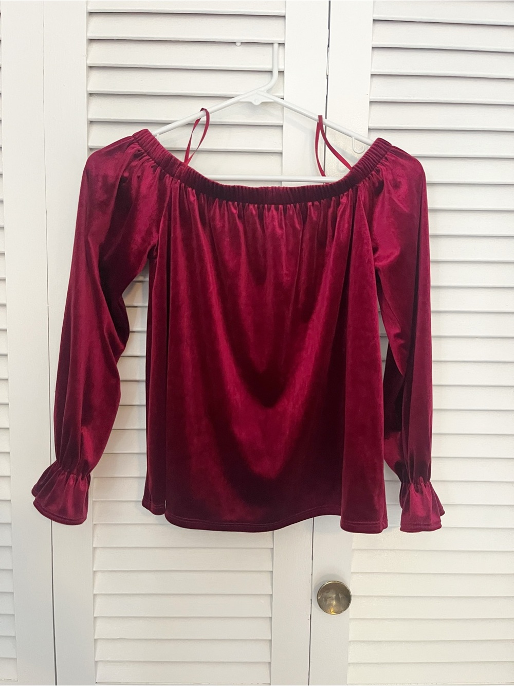 One Clothing velvet off the shoulder top red size small - Picture 6 of 6